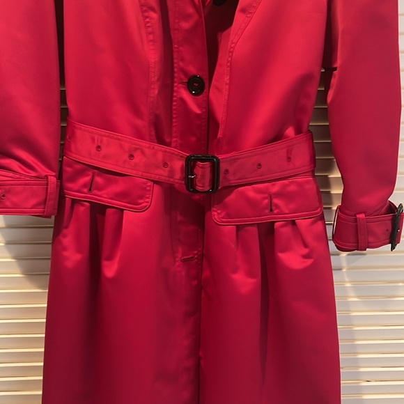 Vintage red satin Burberry jacket size US 10 - Picture 7 of 17